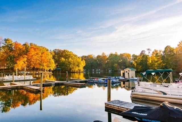 Halesford Harbour - Smith Mountain Hotel Moneta